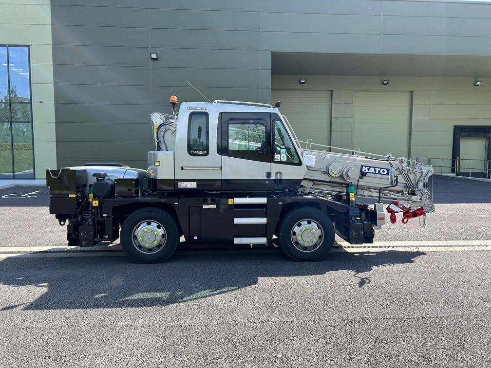KATO 13 Ton City Crane - Only 17,000Kms from New - Grua móvel: foto 2 KATO 13 Ton City Crane - Only 17,000Kms from New - Grua móvel: foto 2