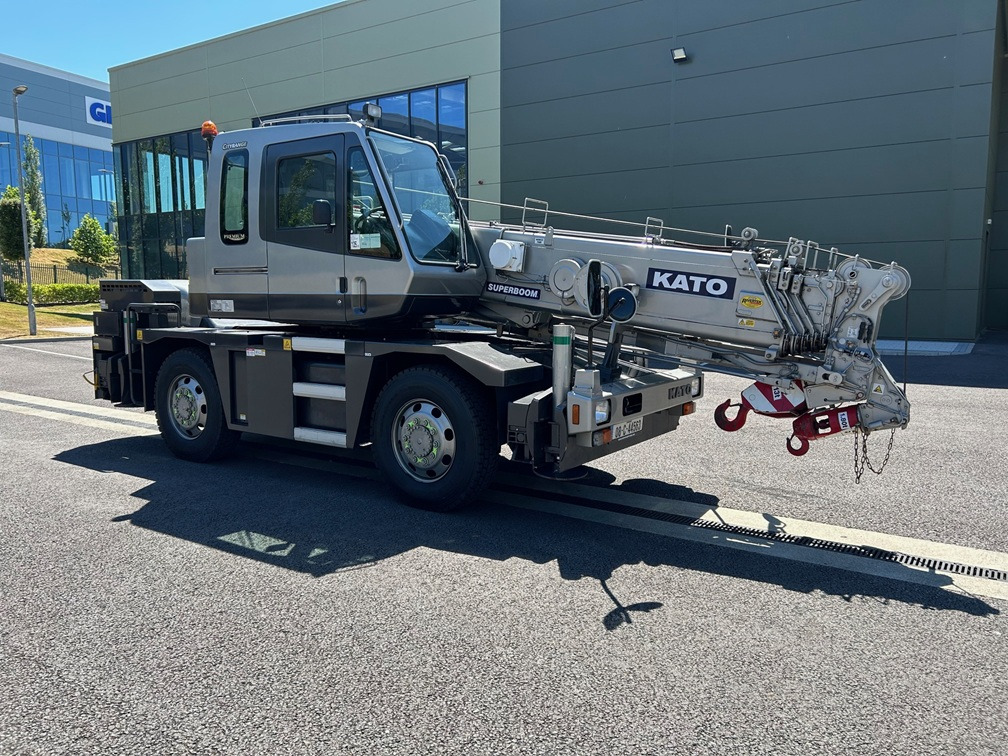 KATO 13 Ton City Crane with Only 6,822kms and 1,362 hours from New - Grua todo o terreno: foto 3 KATO 13 Ton City Crane with Only 6,822kms and 1,362 hours from New - Grua todo o terreno: foto 3