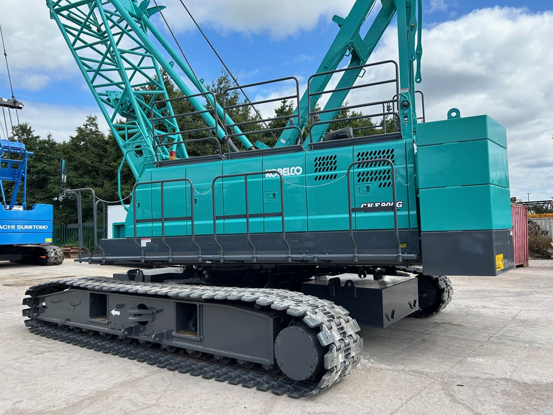 KOBELCO CKE900G-2, 100 Ton Crawler Crane - Guindaste sobre esteiras: foto 1 KOBELCO CKE900G-2, 100 Ton Crawler Crane - Guindaste sobre esteiras: foto 1