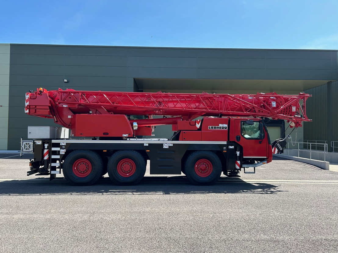 LIEBHERR LTM1060-3.1 with only 5,090 kms from New - Grua todo o terreno: foto 5 LIEBHERR LTM1060-3.1 with only 5,090 kms from New - Grua todo o terreno: foto 5