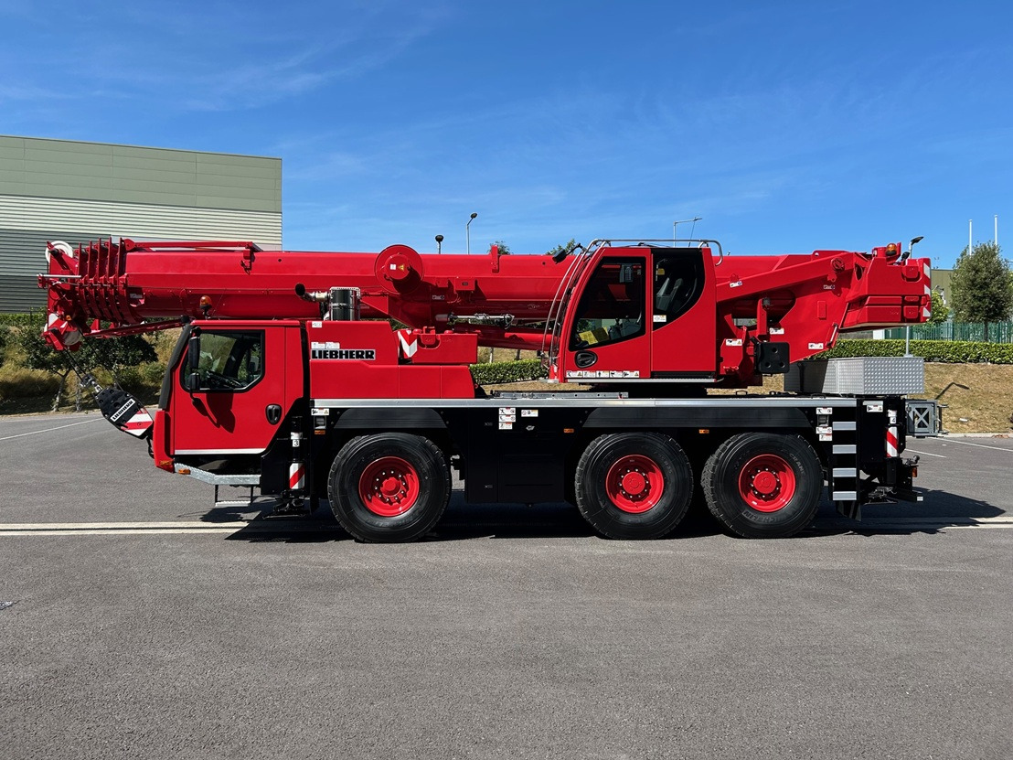 LIEBHERR LTM1060-3.1 with only 5,090 kms from New - Grua todo o terreno: foto 1 LIEBHERR LTM1060-3.1 with only 5,090 kms from New - Grua todo o terreno: foto 1