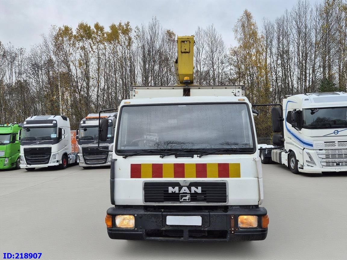 MAN LE 220C + Sky King 179TV - Caminhão com plataforma aérea, Veículo municipal/ Especial: foto 2 MAN LE 220C + Sky King 179TV - Caminhão com plataforma aérea, Veículo municipal/ Especial: foto 2