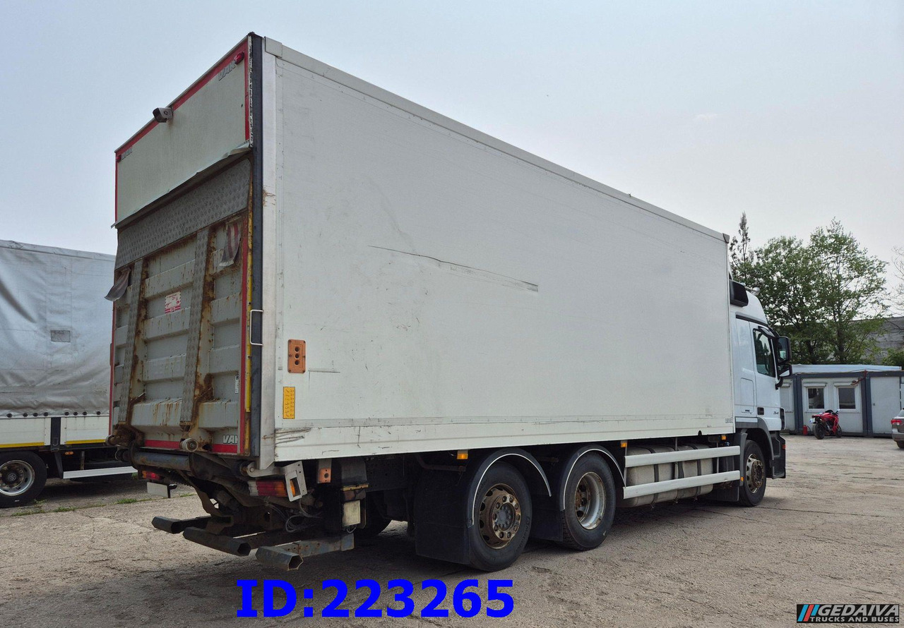 MERCEDES-BENZ Actros 2541 6x2 Retarder Open side box - Camião isotérmico: foto 5 MERCEDES-BENZ Actros 2541 6x2 Retarder Open side box - Camião isotérmico: foto 5