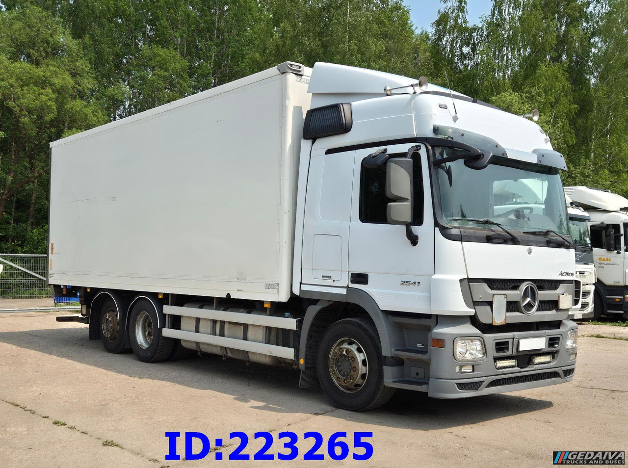 MERCEDES-BENZ Actros 2541 6x2 Retarder Open side box - Camião isotérmico: foto 4 MERCEDES-BENZ Actros 2541 6x2 Retarder Open side box - Camião isotérmico: foto 4