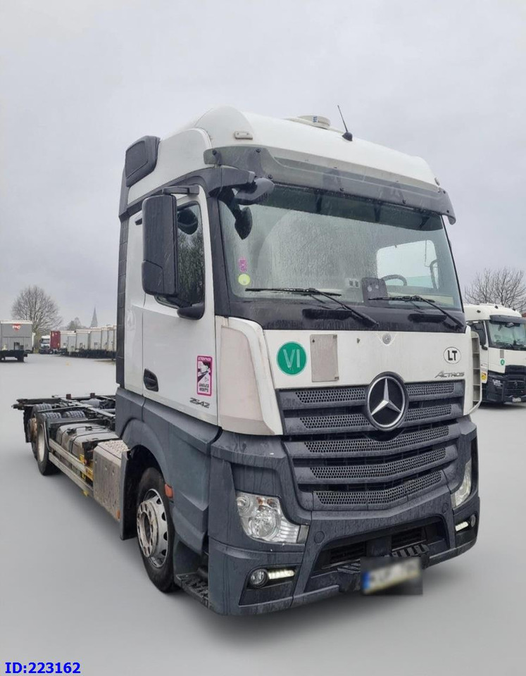 MERCEDES-BENZ Actros 2542 BDF 6x2 Euro6 - Camião chassi: foto 2 MERCEDES-BENZ Actros 2542 BDF 6x2 Euro6 - Camião chassi: foto 2