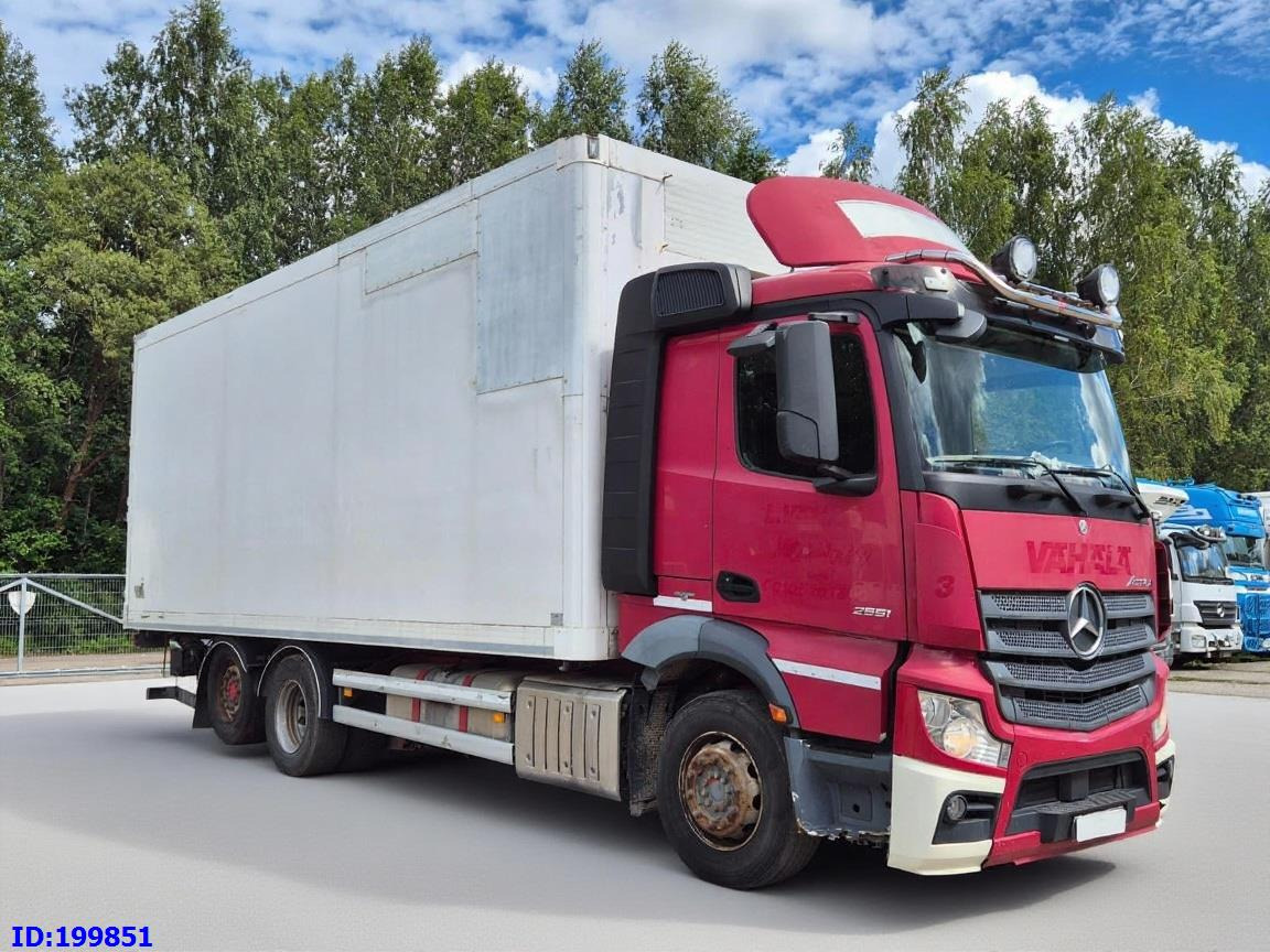 MERCEDES-BENZ Actros 2551 6x2 Euro5 - Camião furgão: foto 2 MERCEDES-BENZ Actros 2551 6x2 Euro5 - Camião furgão: foto 2
