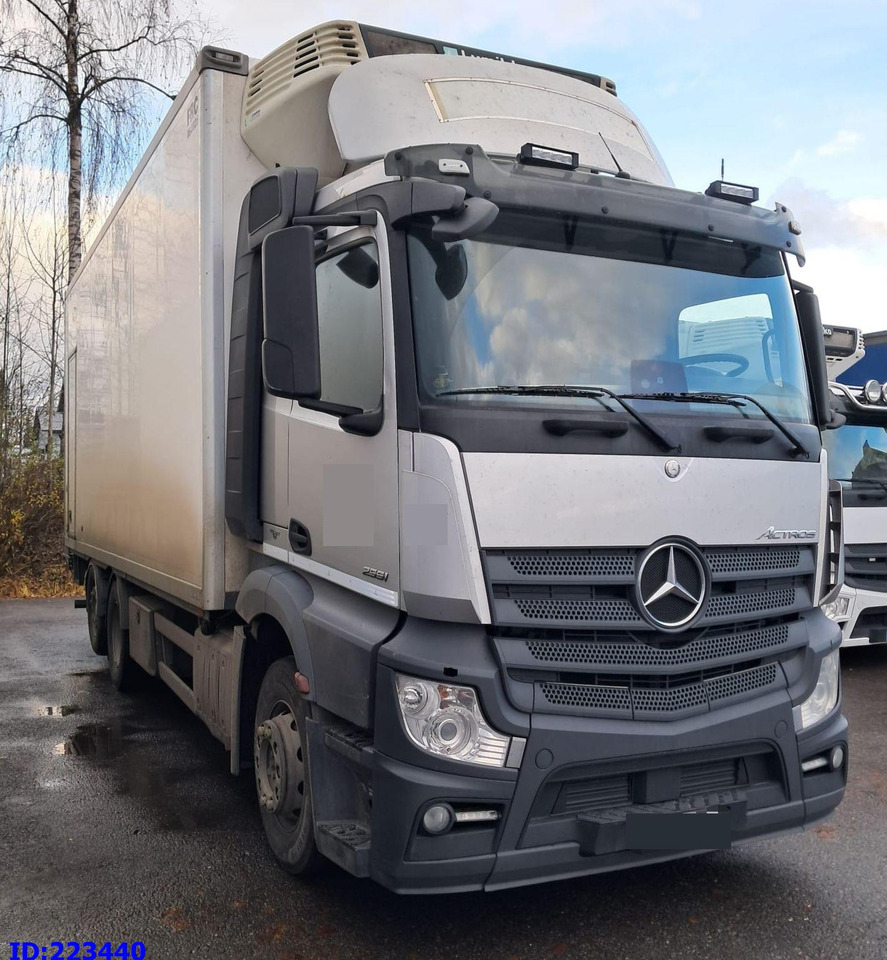 MERCEDES-BENZ Actros 2551 6x2 Euro6 - Camião frigorífico: foto 2 MERCEDES-BENZ Actros 2551 6x2 Euro6 - Camião frigorífico: foto 2