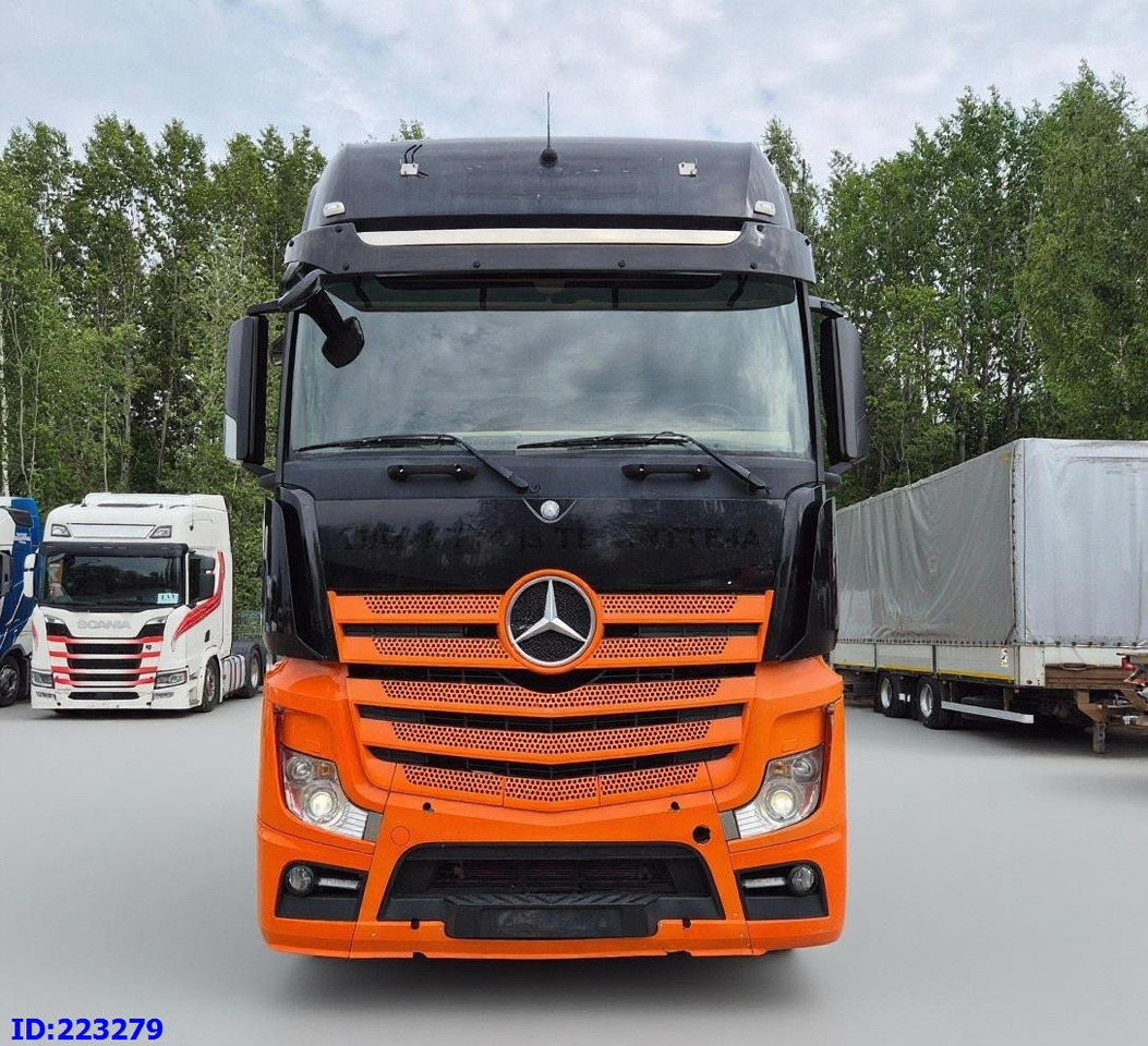 MERCEDES-BENZ Actros 3563 8×4 ( Steering axle) - Camião chassi: foto 2 MERCEDES-BENZ Actros 3563 8×4 ( Steering axle) - Camião chassi: foto 2