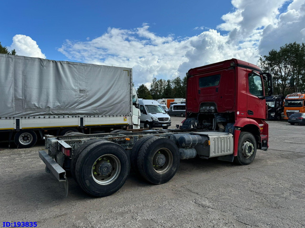 MERCEDES-BENZ Arocs 2840 6x4 Manual Euro6 - Camião chassi: foto 5 MERCEDES-BENZ Arocs 2840 6x4 Manual Euro6 - Camião chassi: foto 5