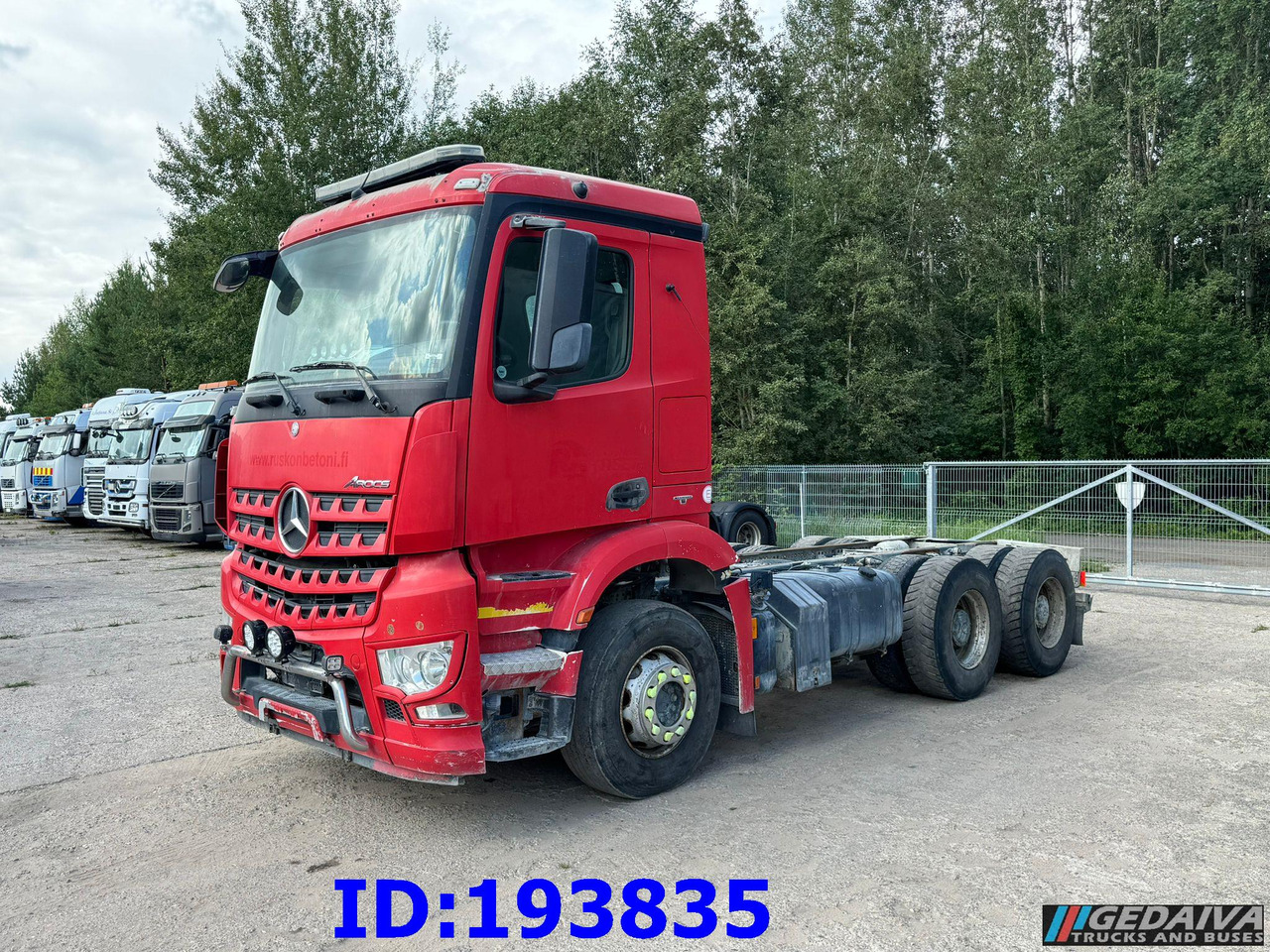 MERCEDES-BENZ Arocs 2840 6x4 Manual Euro6 - Camião chassi: foto 1 MERCEDES-BENZ Arocs 2840 6x4 Manual Euro6 - Camião chassi: foto 1