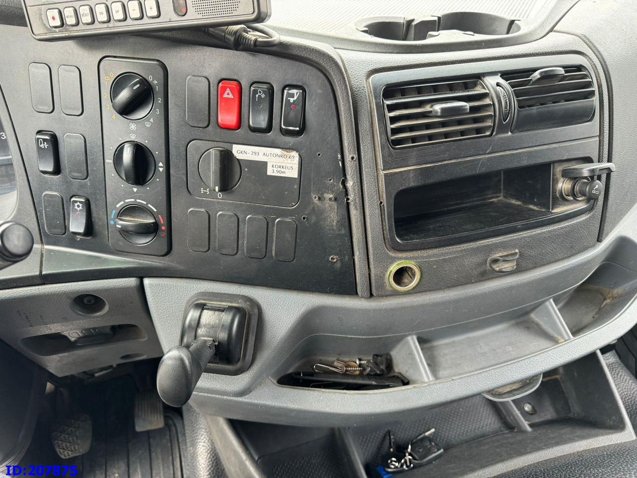 Camião isotérmico MERCEDES-BENZ Axor 1829 - Euro5 - Manual: foto 15 Camião isotérmico MERCEDES-BENZ Axor 1829 - Euro5 - Manual: foto 15