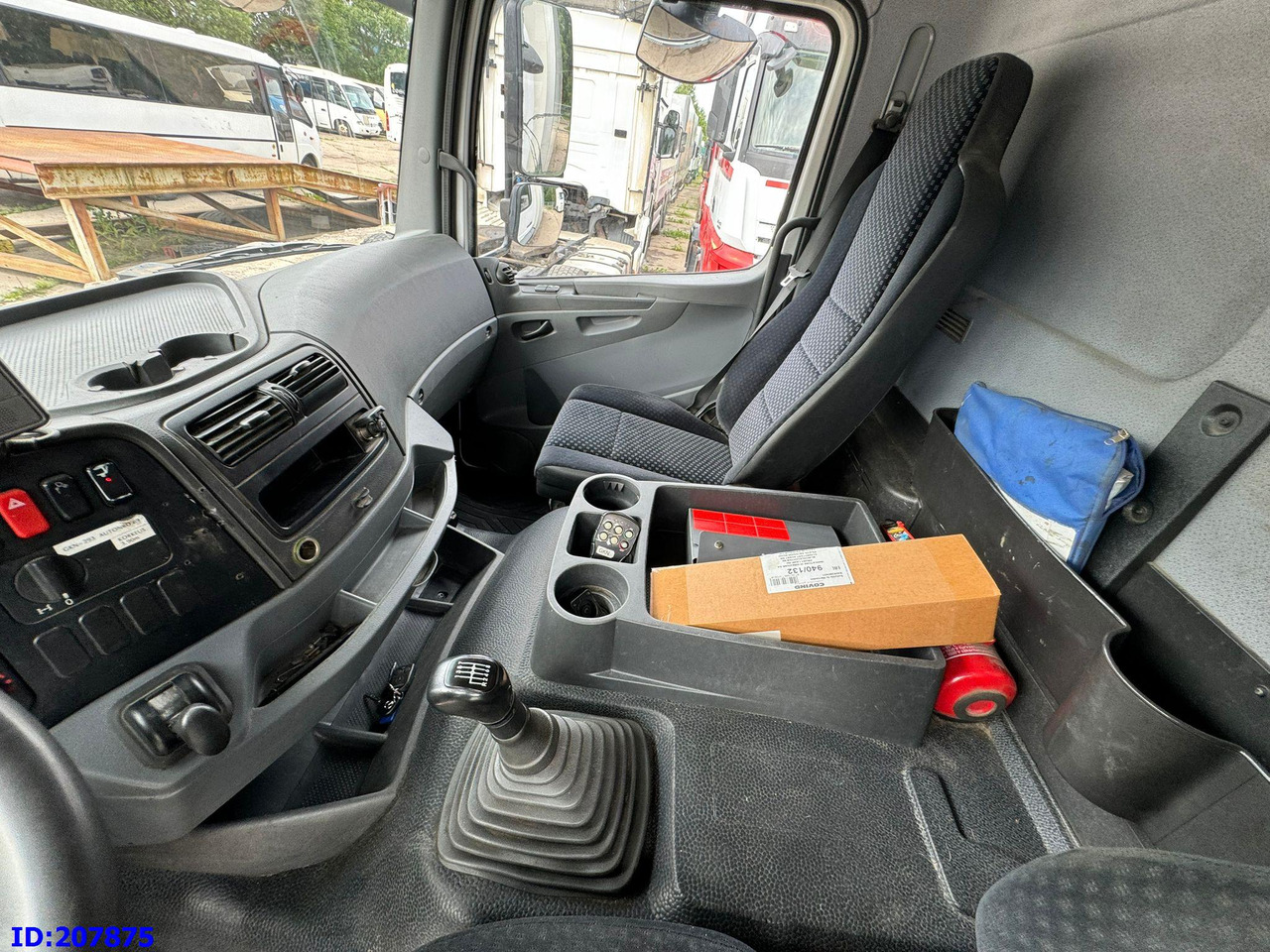 Camião isotérmico MERCEDES-BENZ Axor 1829 - Euro5 - Manual: foto 16 Camião isotérmico MERCEDES-BENZ Axor 1829 - Euro5 - Manual: foto 16