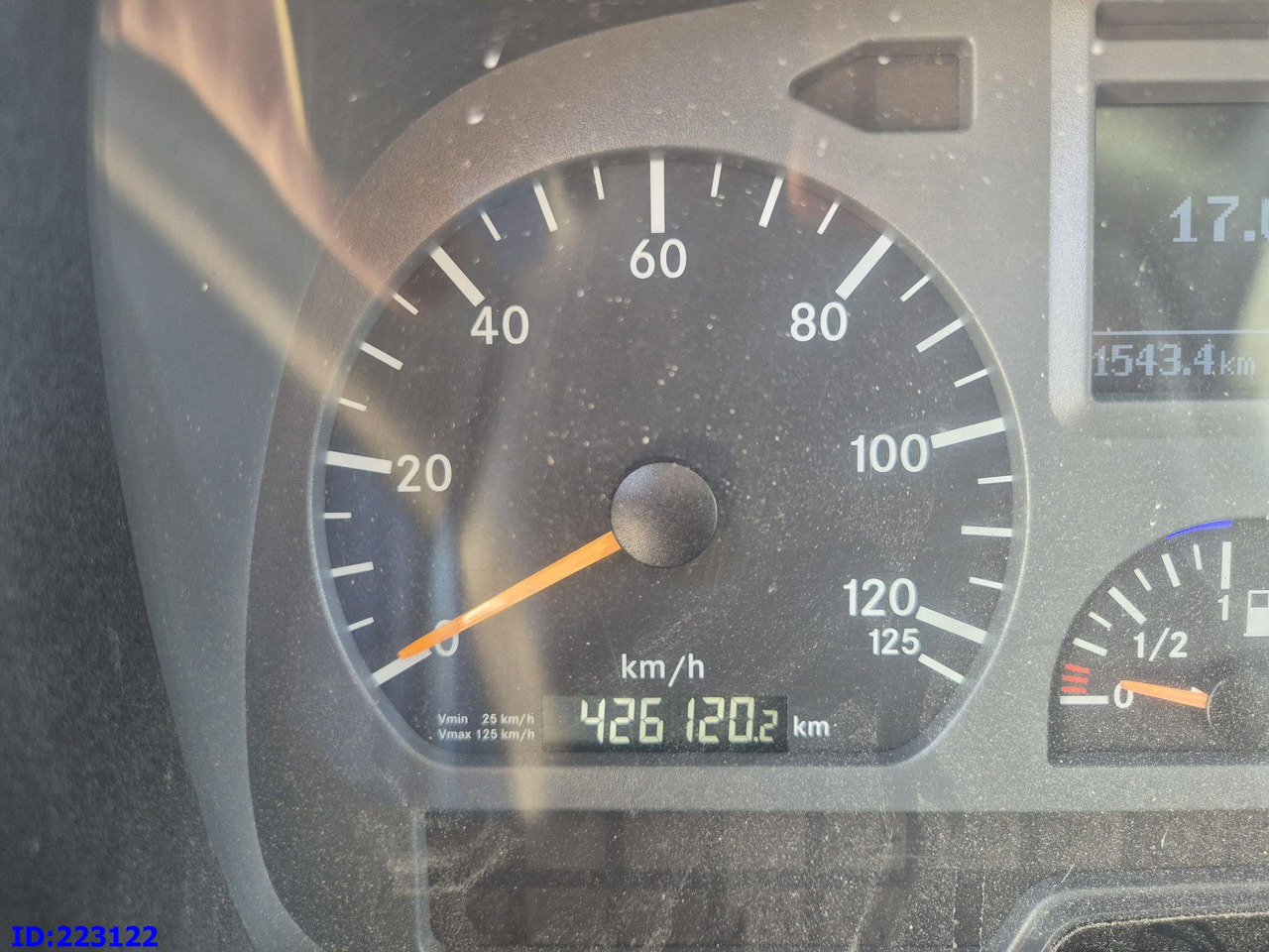 Camião basculante MERCEDES-BENZ Axor 2533 6x2 + Atlas 332.3E Crane: foto 18 Camião basculante MERCEDES-BENZ Axor 2533 6x2 + Atlas 332.3E Crane: foto 18