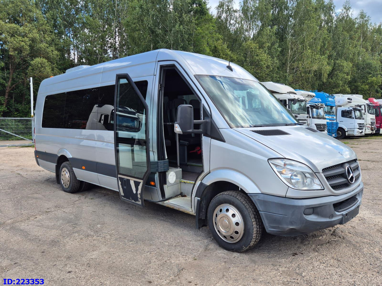 MERCEDES-BENZ Sprinter 518 - 23 Seater - Autocarro: foto 4 MERCEDES-BENZ Sprinter 518 - 23 Seater - Autocarro: foto 4