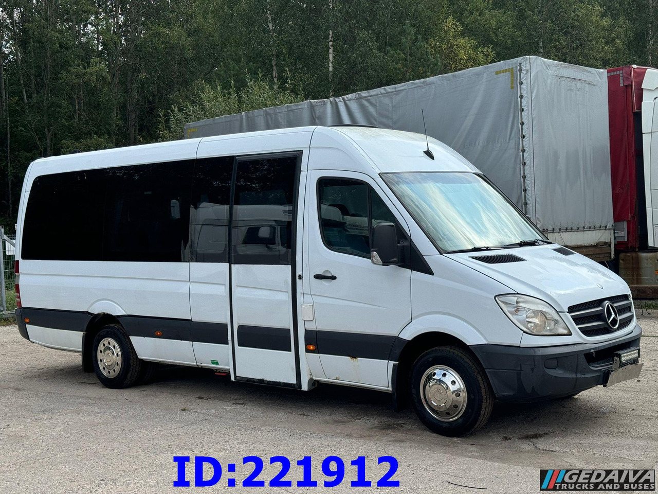 MERCEDES-BENZ Sprinter 518 VIP 17-Place - Autocarro: foto 4 MERCEDES-BENZ Sprinter 518 VIP 17-Place - Autocarro: foto 4