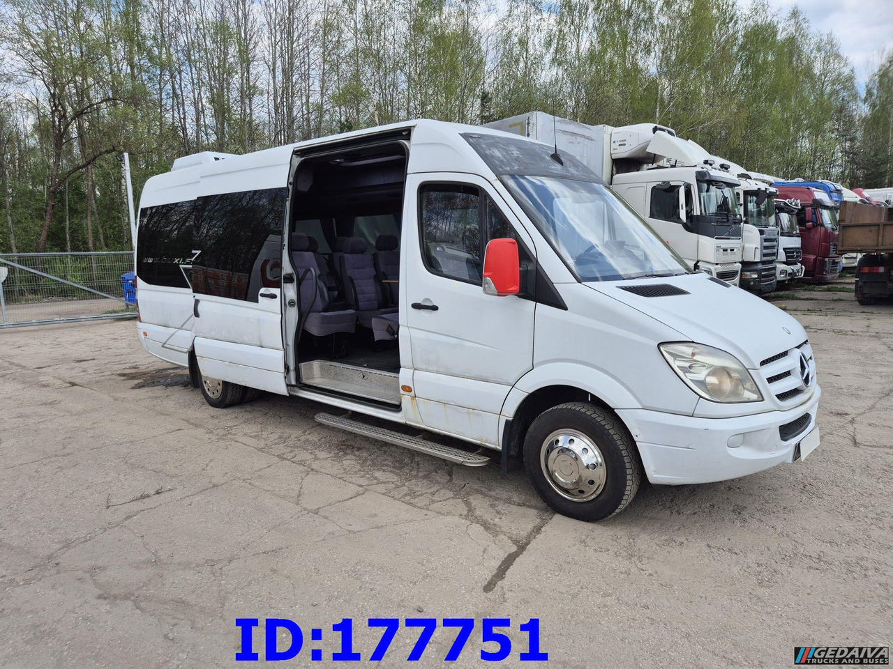 MERCEDES-BENZ Sprinter 518 - VIP - 17-seater - Autocarro: foto 5 MERCEDES-BENZ Sprinter 518 - VIP - 17-seater - Autocarro: foto 5