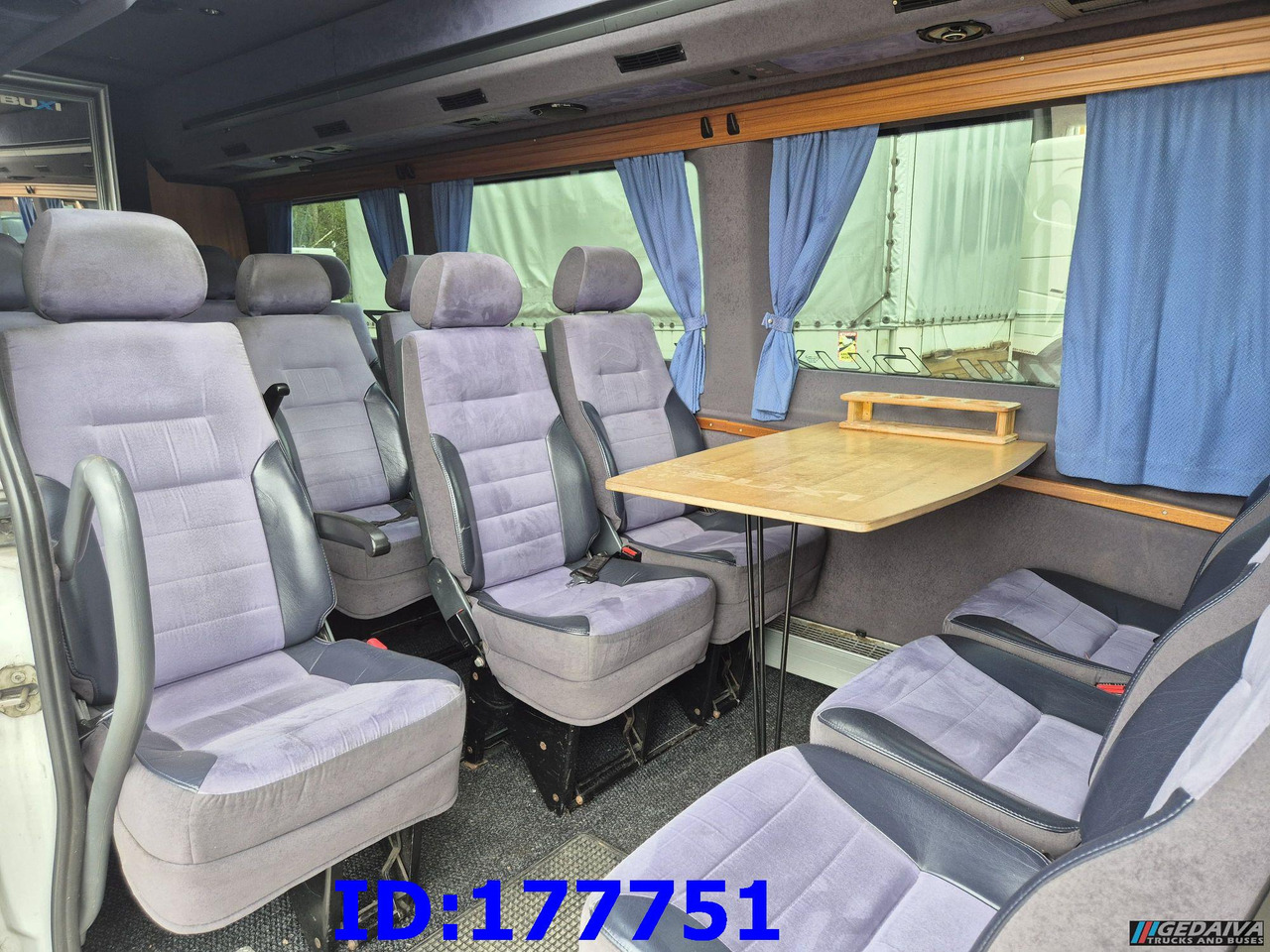 MERCEDES-BENZ Sprinter 518 - VIP - 17-seater - Autocarro: foto 1 MERCEDES-BENZ Sprinter 518 - VIP - 17-seater - Autocarro: foto 1