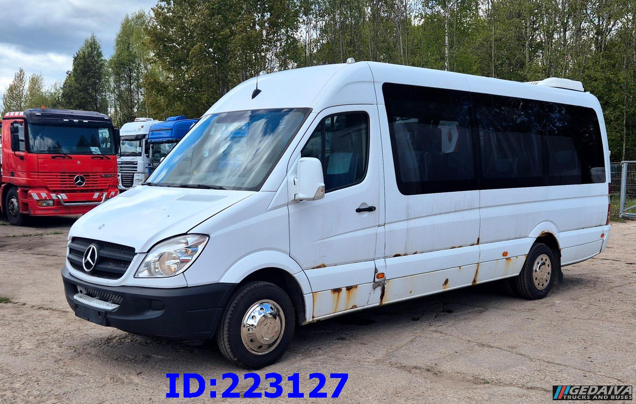 MERCEDES-BENZ Sprinter 518 - VIP -19 Seater - Autocarro: foto 4 MERCEDES-BENZ Sprinter 518 - VIP -19 Seater - Autocarro: foto 4