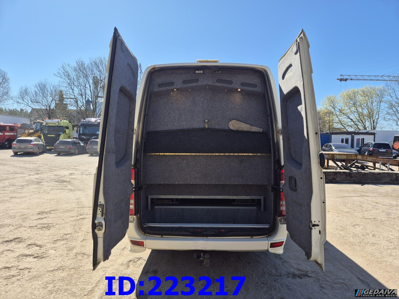 MERCEDES-BENZ Sprinter 518 VIP Prostyle 17-Place (Motor defekt) - Autocarro: foto 5 MERCEDES-BENZ Sprinter 518 VIP Prostyle 17-Place (Motor defekt) - Autocarro: foto 5
