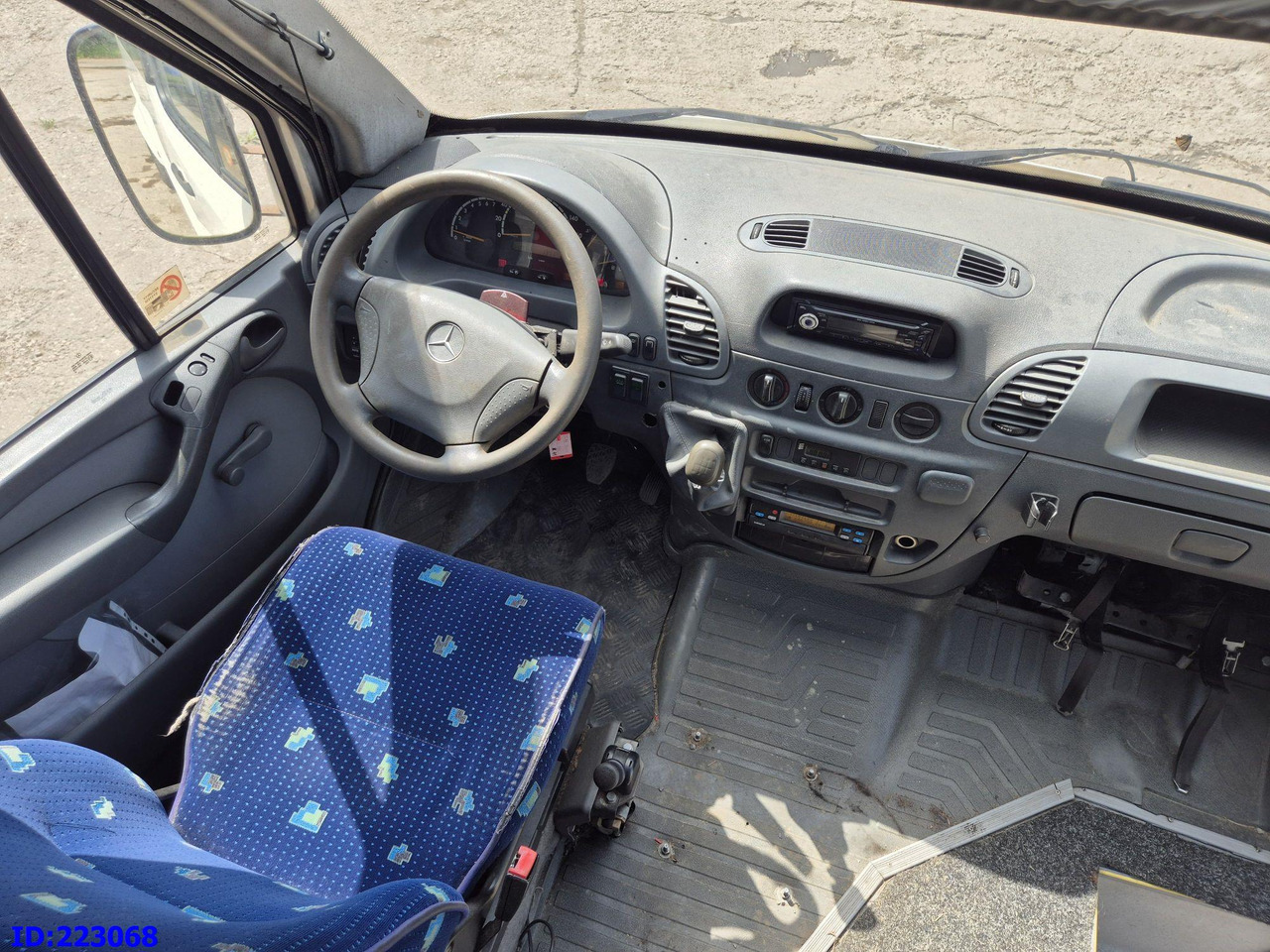 Autocarro MERCEDES-BENZ Sprinter 616 Sunset 23-Seater: foto 9