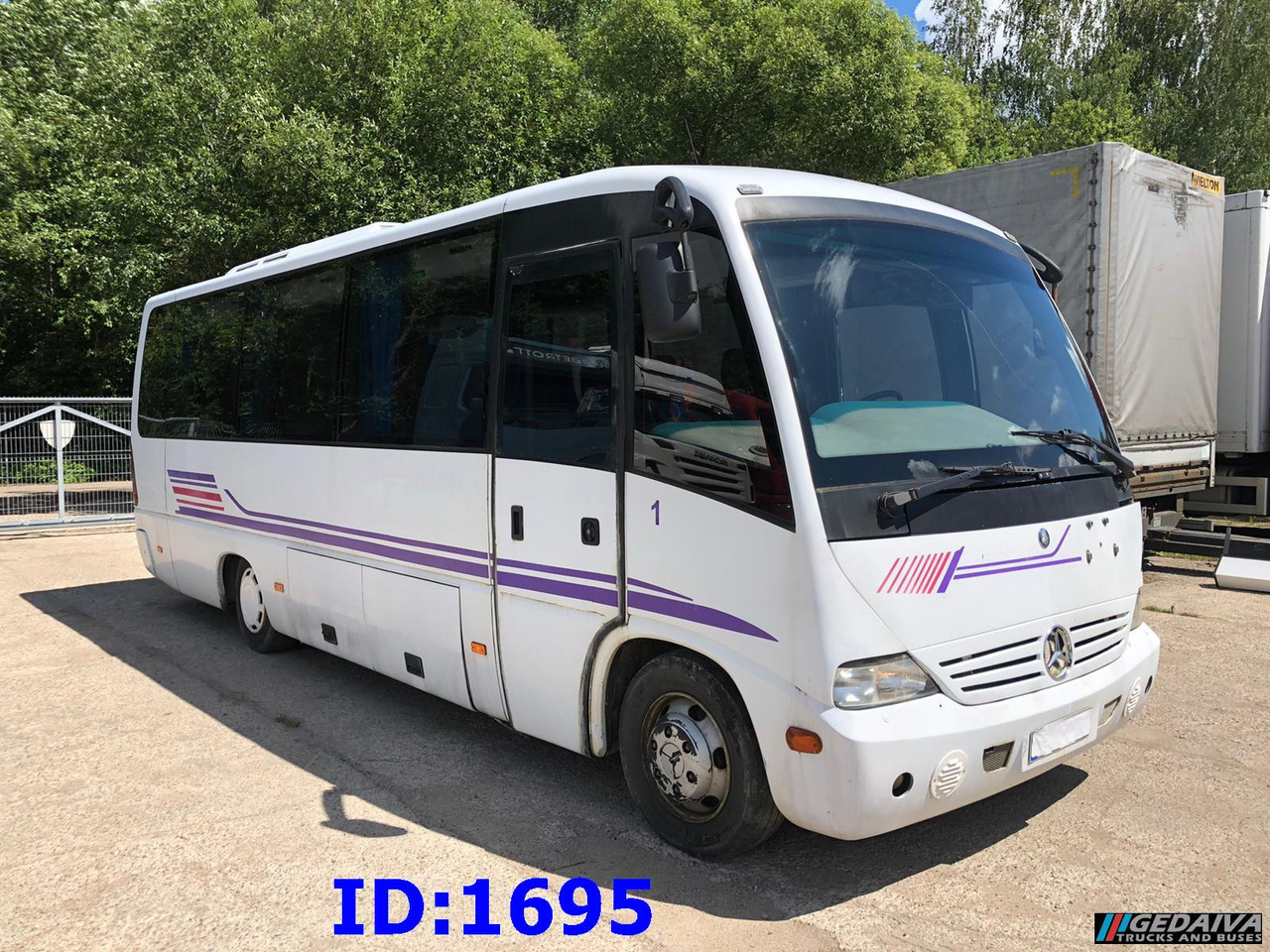MERCEDES-BENZ Vario Medio 815 30-Seater - Autocarro: foto 1 MERCEDES-BENZ Vario Medio 815 30-Seater - Autocarro: foto 1