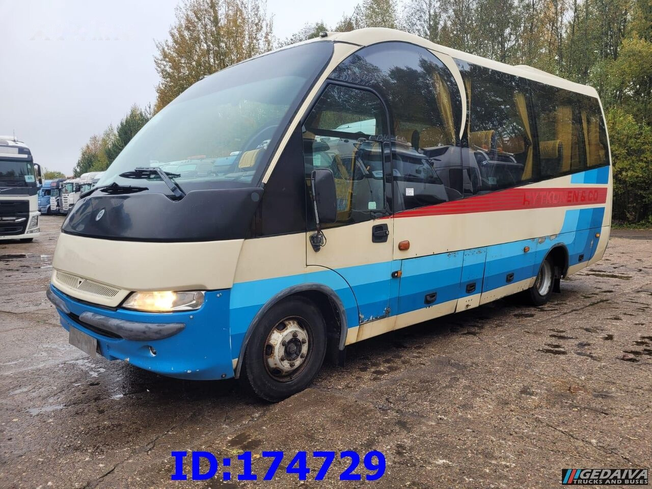 Autocarro Mercedes-Benz Vario 815 26-Seater: foto 1