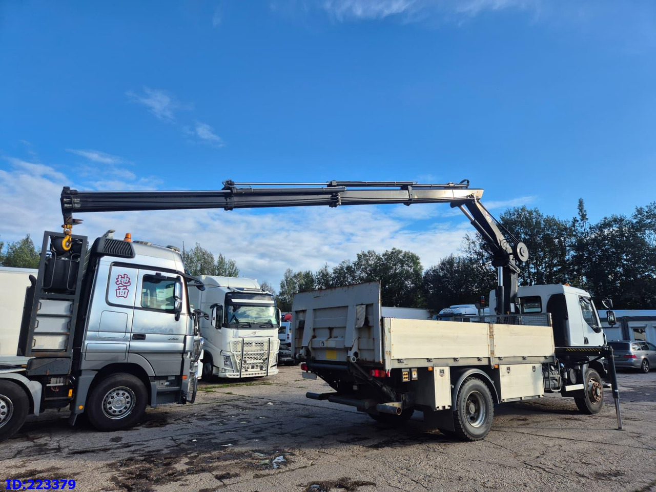 RENAULT Midlum 240.16 4x4 + HIAB 122 E-3 HIDUO - Camião de caixa aberta/ Plataforma: foto 5 RENAULT Midlum 240.16 4x4 + HIAB 122 E-3 HIDUO - Camião de caixa aberta/ Plataforma: foto 5