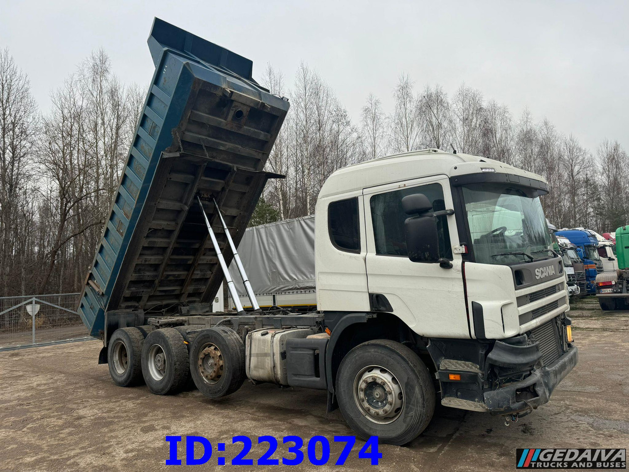 SCANIA 124 8x2 - Manual - Full steel - Camião basculante: foto 5 SCANIA 124 8x2 - Manual - Full steel - Camião basculante: foto 5