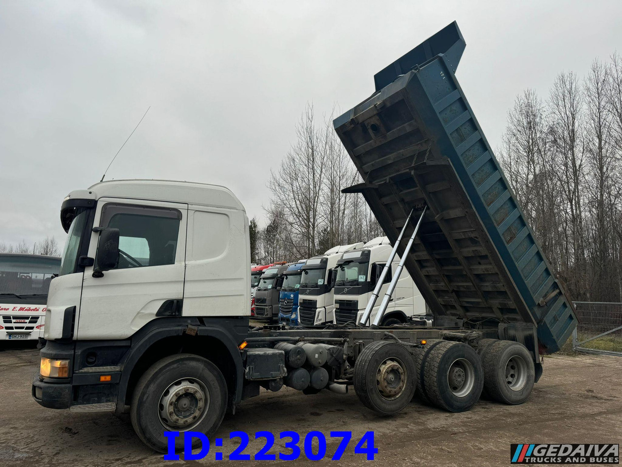 SCANIA 124 8x2 - Manual - Full steel - Camião basculante: foto 1 SCANIA 124 8x2 - Manual - Full steel - Camião basculante: foto 1
