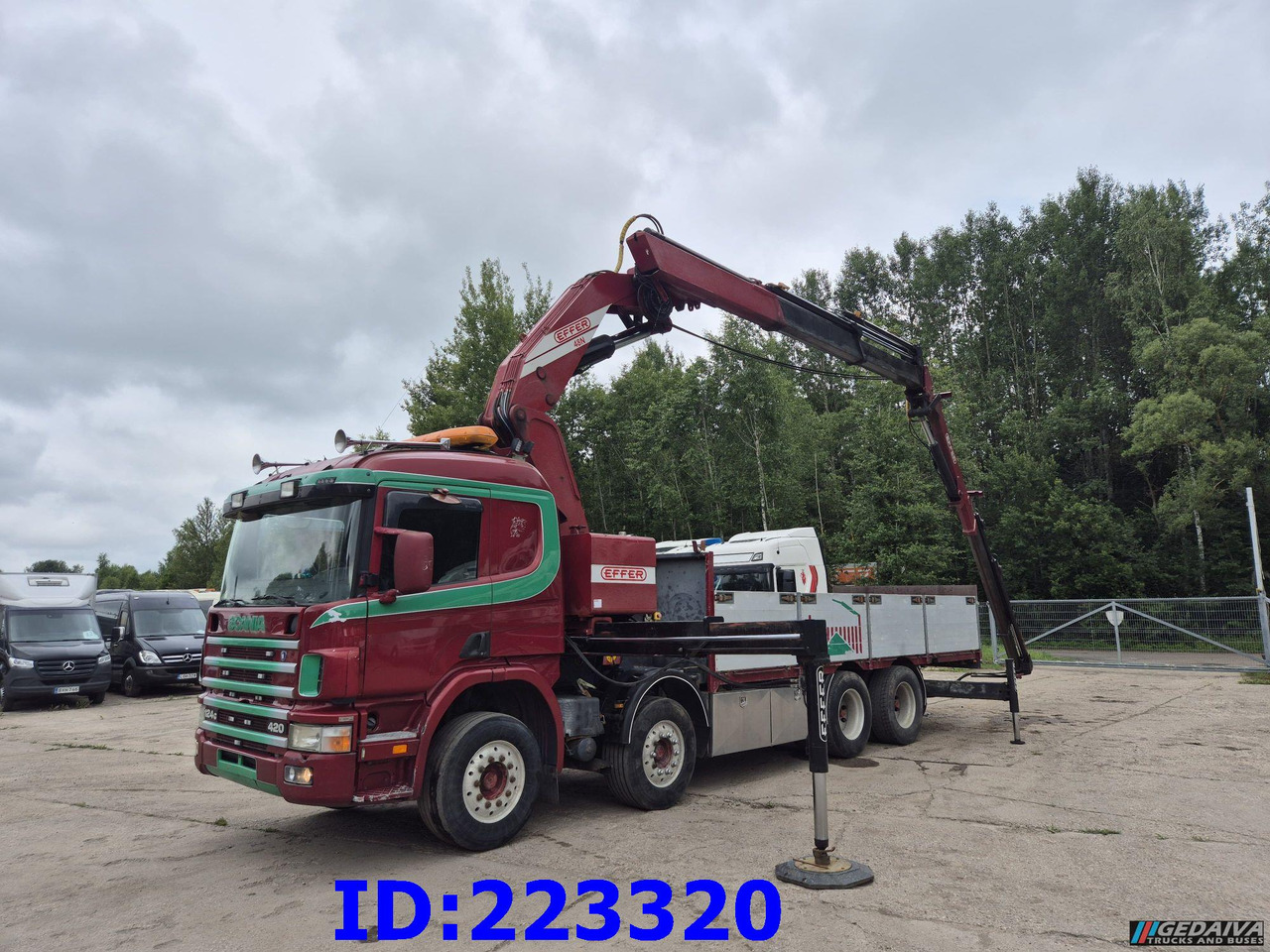 SCANIA P124 8X4 + Crane Effer 48N/4S with radio control - Camião de caixa aberta/ Plataforma: foto 1 SCANIA P124 8X4 + Crane Effer 48N/4S with radio control - Camião de caixa aberta/ Plataforma: foto 1