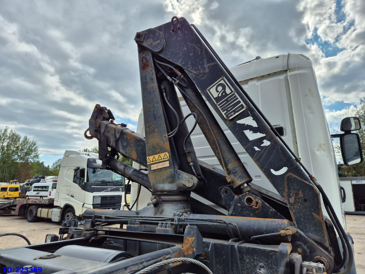 SCANIA R124 420 + Crane HIAB 140AW - Camião basculante: foto 5 SCANIA R124 420 + Crane HIAB 140AW - Camião basculante: foto 5