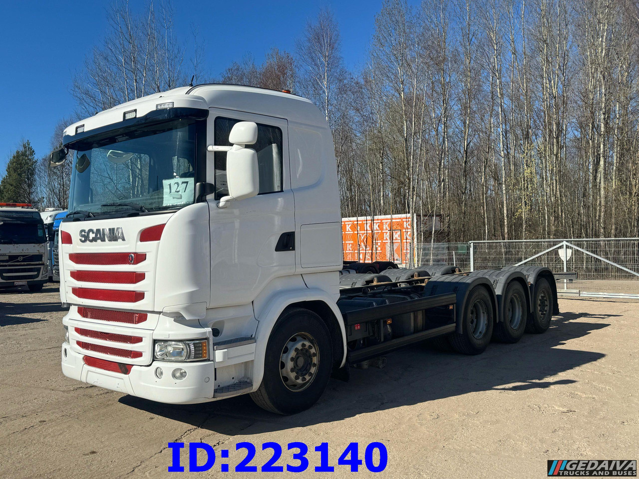 SCANIA R520 8x4 Steering Axle - Camião chassi: foto 1 SCANIA R520 8x4 Steering Axle - Camião chassi: foto 1