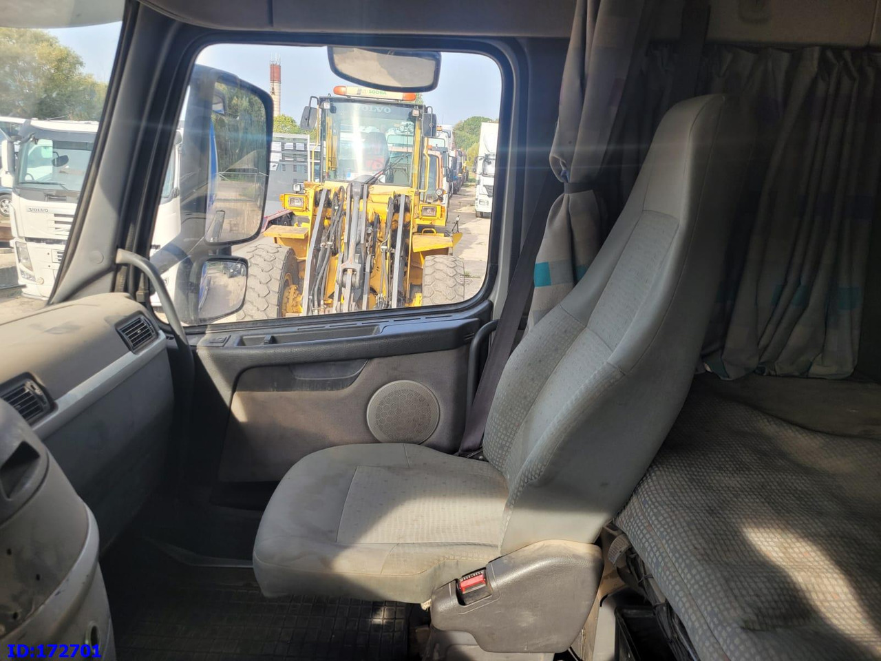 Tractor VOLVO FH12 460HP 6x4 Manual BigAxles: foto 16 Tractor VOLVO FH12 460HP 6x4 Manual BigAxles: foto 16