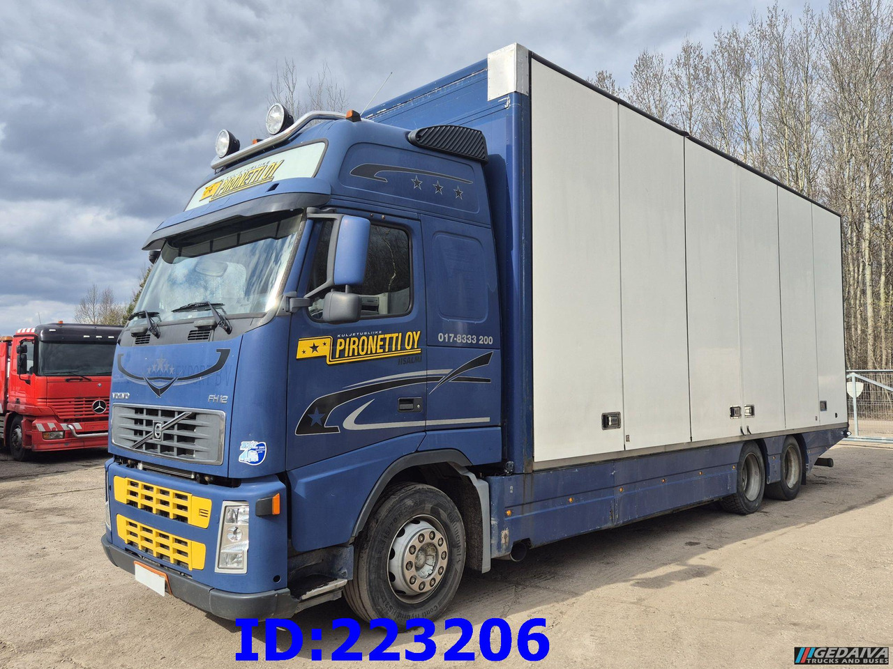 VOLVO FH12 420HP 6x2 - Camião isotérmico: foto 1 VOLVO FH12 420HP 6x2 - Camião isotérmico: foto 1