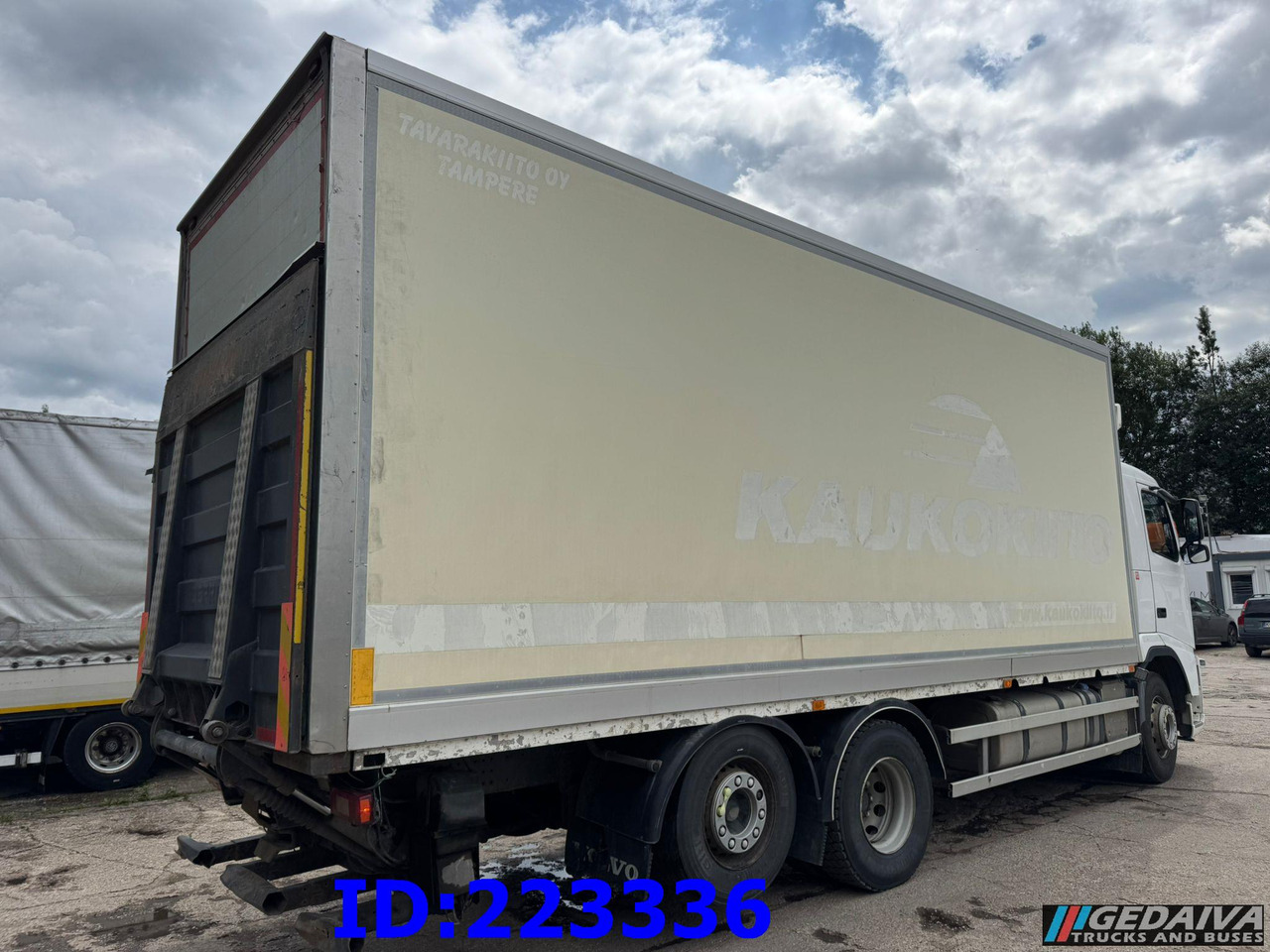 VOLVO FH13 460HP 6x2 OPEN SIDE BOX - Camião furgão: foto 5 VOLVO FH13 460HP 6x2 OPEN SIDE BOX - Camião furgão: foto 5