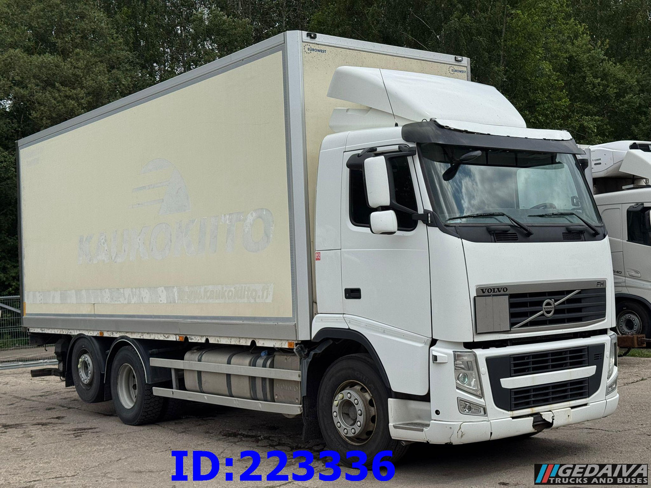 VOLVO FH13 460HP 6x2 OPEN SIDE BOX - Camião furgão: foto 4 VOLVO FH13 460HP 6x2 OPEN SIDE BOX - Camião furgão: foto 4