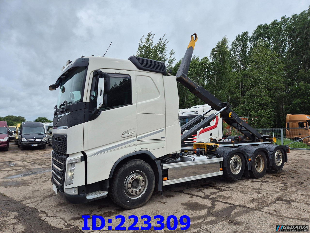 VOLVO FH13 540HP 8x2 Hook lift (2axles steering - 2 axles lifting) - Camião polibenne: foto 1 VOLVO FH13 540HP 8x2 Hook lift (2axles steering - 2 axles lifting) - Camião polibenne: foto 1