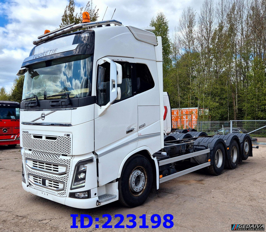 Camião chassi VOLVO FH16 650HP 8X4 (Steering axle): foto 1