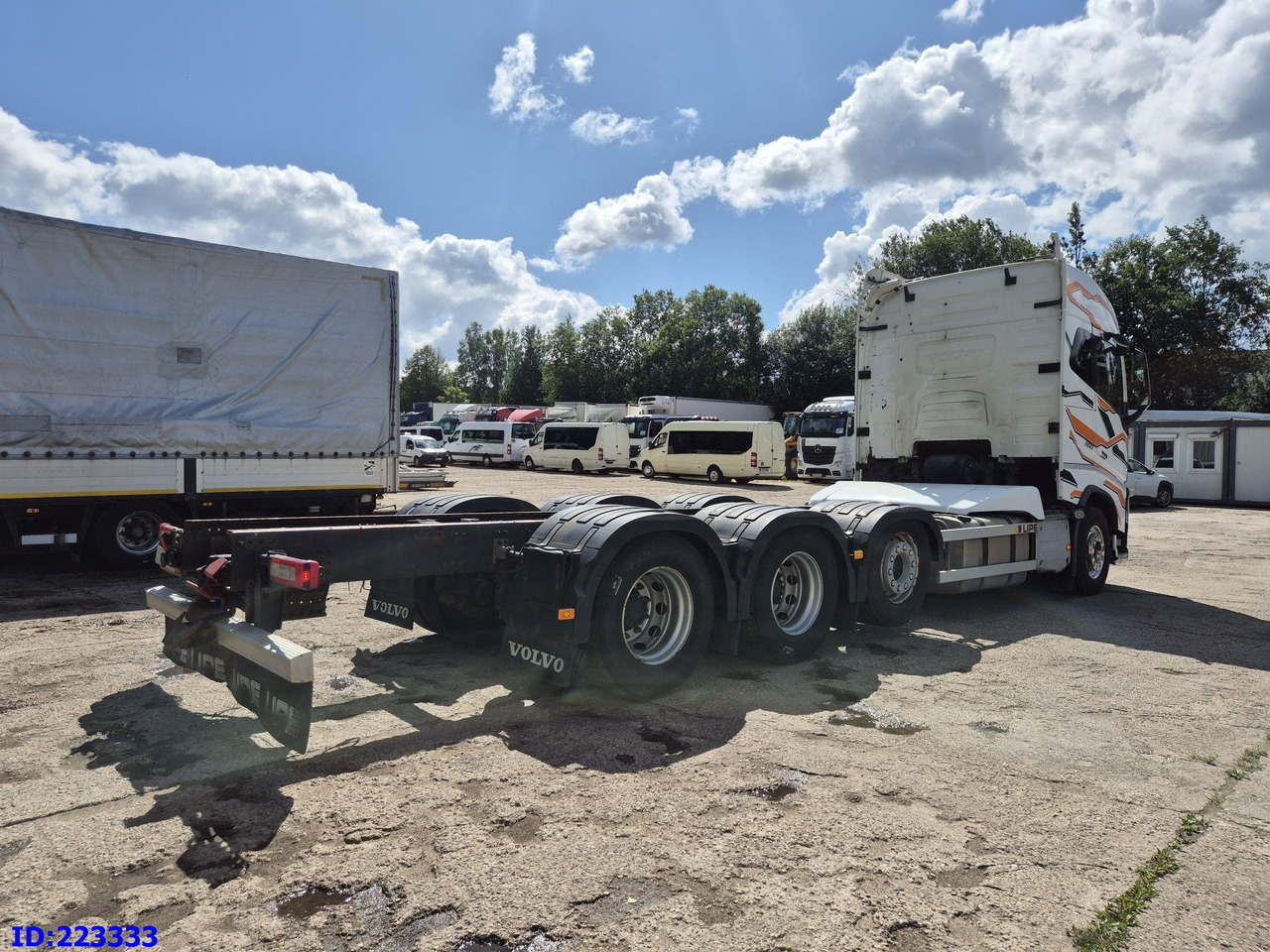 VOLVO FH16 650HP 8X4 (Steering axle) - Camião chassi: foto 5 VOLVO FH16 650HP 8X4 (Steering axle) - Camião chassi: foto 5