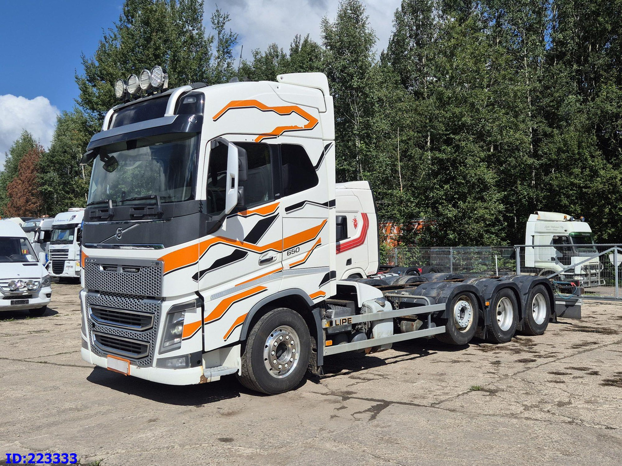 VOLVO FH16 650HP 8X4 (Steering axle) - Camião chassi: foto 1 VOLVO FH16 650HP 8X4 (Steering axle) - Camião chassi: foto 1