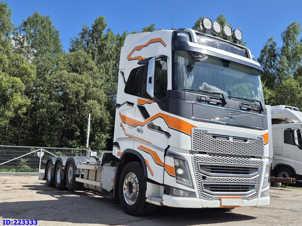 VOLVO FH16 650HP 8X4 (Steering axle) - Camião chassi: foto 4 VOLVO FH16 650HP 8X4 (Steering axle) - Camião chassi: foto 4