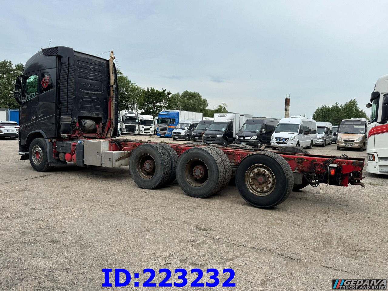VOLVO FH16 700HP 8X4 Big Axles - Camião de transporte de madeira: foto 5 VOLVO FH16 700HP 8X4 Big Axles - Camião de transporte de madeira: foto 5