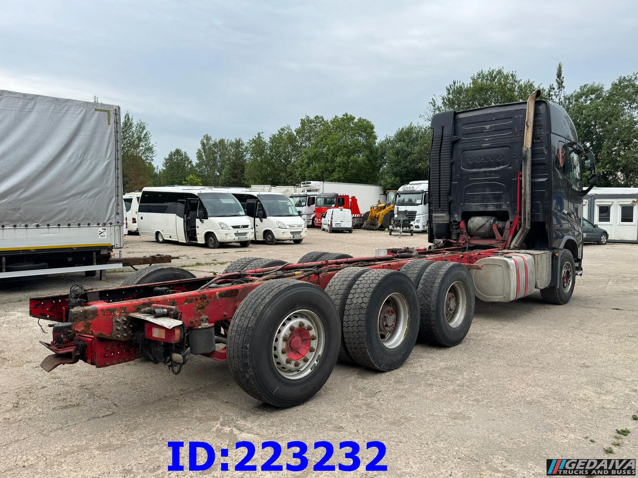 VOLVO FH16 700HP 8X4 Big Axles - Camião de transporte de madeira: foto 4 VOLVO FH16 700HP 8X4 Big Axles - Camião de transporte de madeira: foto 4