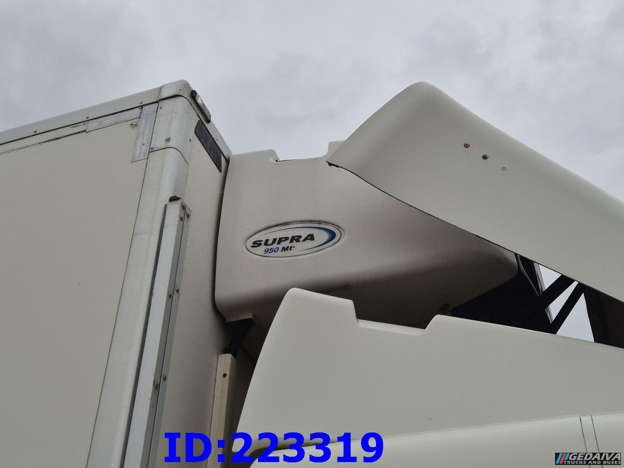 Camião frigorífico VOLVO FM13 380HP 6x2 Euro5 - Open side box: foto 11