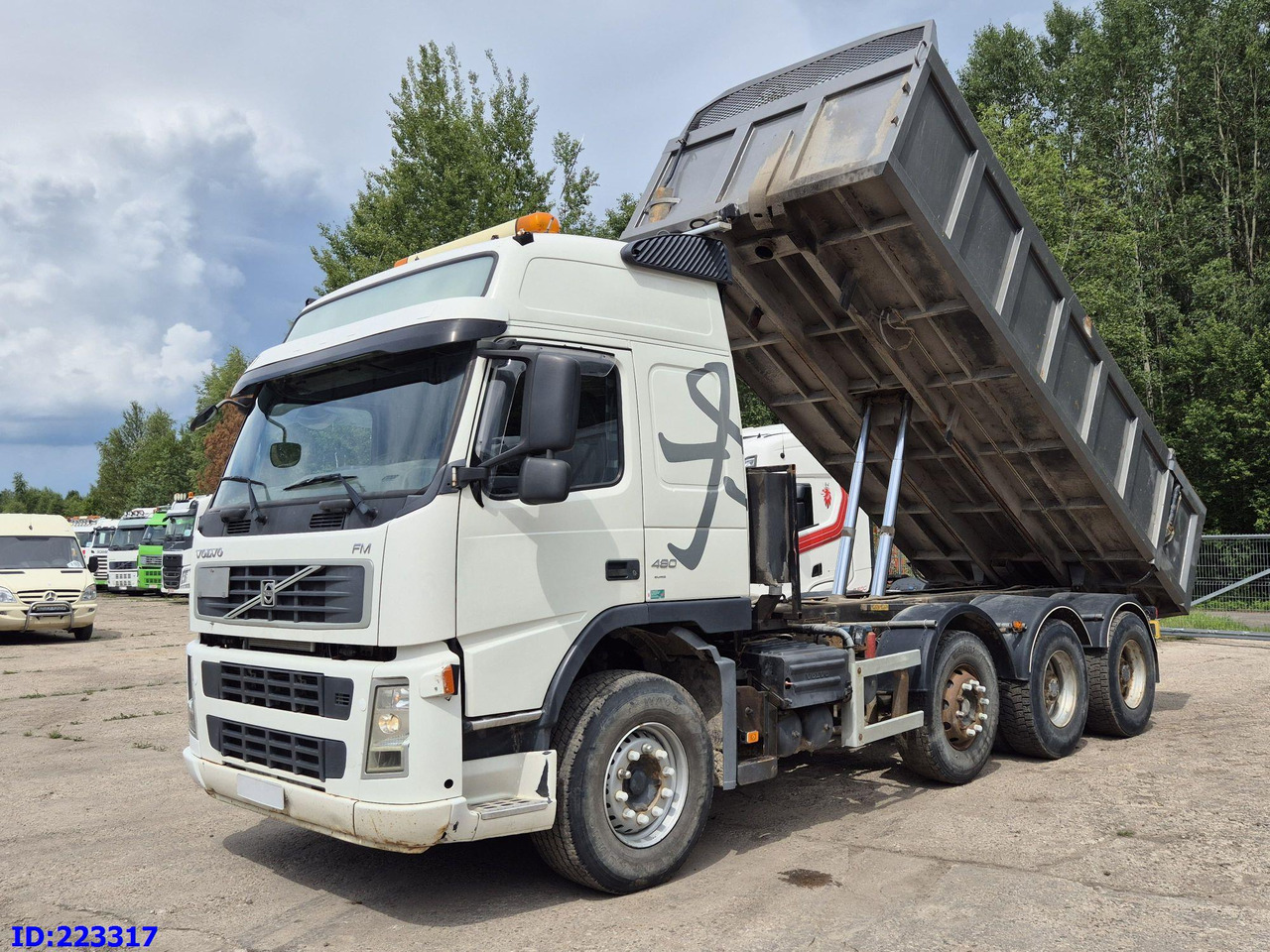 VOLVO FM13 480HP 8x4 (Big axle) - Camião basculante: foto 1 VOLVO FM13 480HP 8x4 (Big axle) - Camião basculante: foto 1