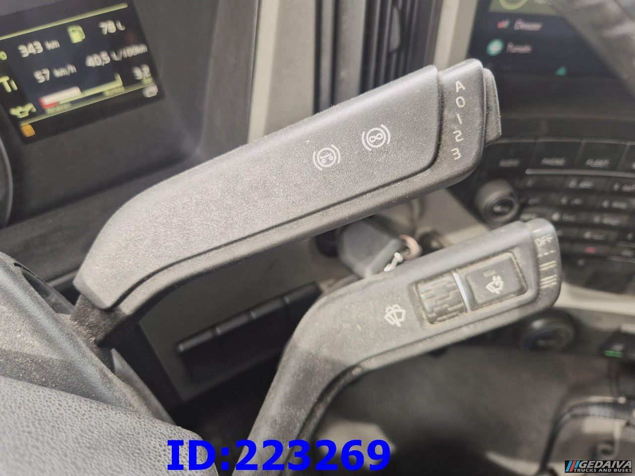 Camião chassi VOLVO FM13 500HP 8x2 (2 steering axels): foto 15