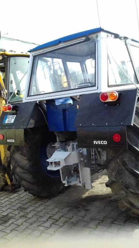 Zetor CRYSTAL 120.45 - Trator: foto 2 Zetor CRYSTAL 120.45 - Trator: foto 2