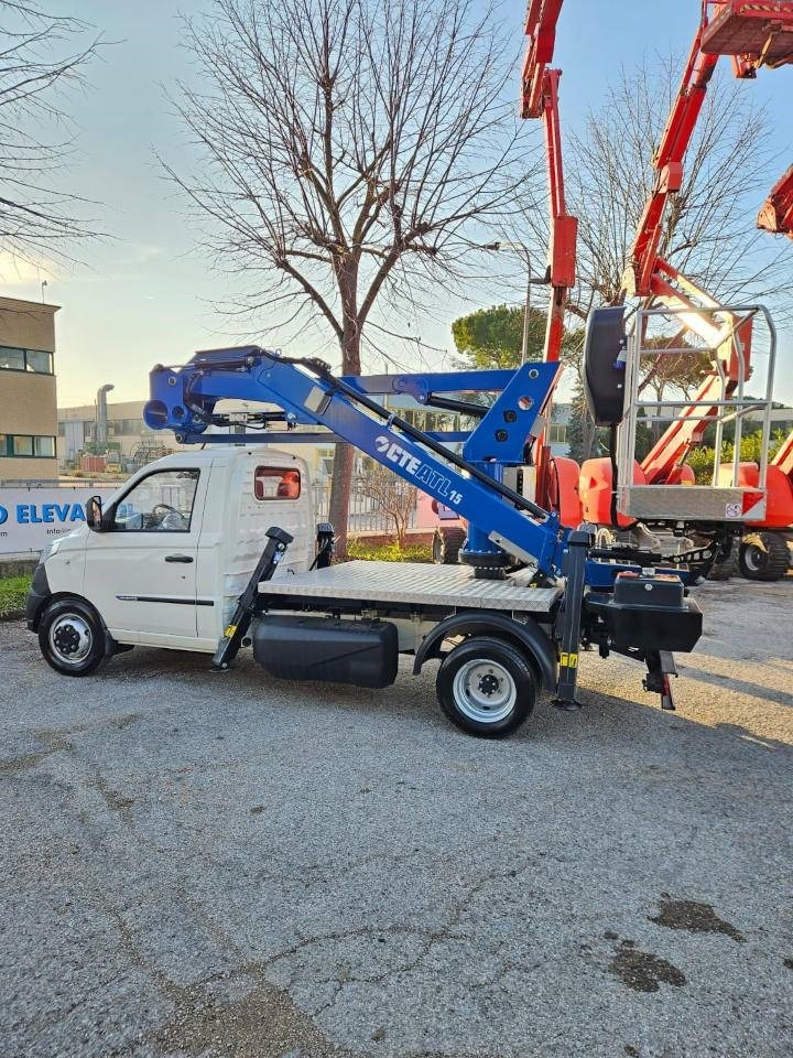 CTE ATL 15 - Caminhão com plataforma aérea: foto 2 CTE ATL 15 - Caminhão com plataforma aérea: foto 2