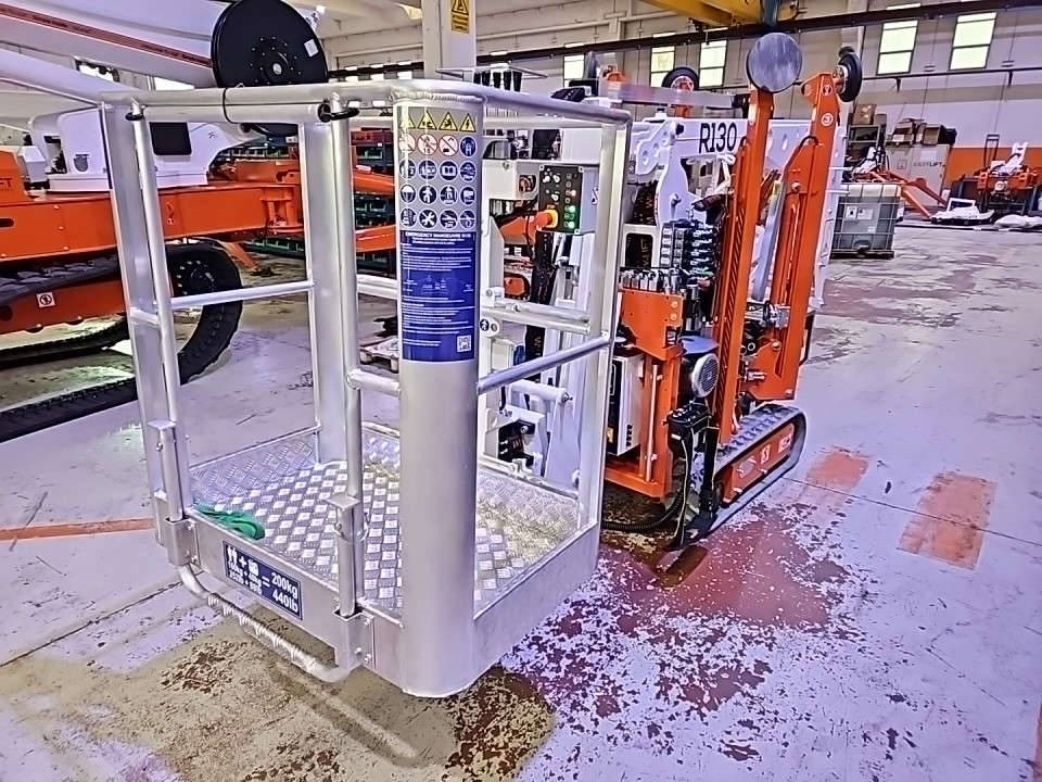 EasyLift R130 - Plataforma articulada, Plataforma aranha: foto 3 EasyLift R130 - Plataforma articulada, Plataforma aranha: foto 3