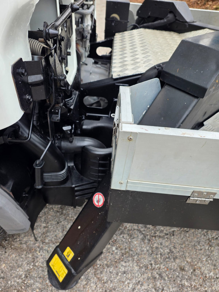 PALFINGER P 200 A - Caminhão com plataforma aérea: foto 2 PALFINGER P 200 A - Caminhão com plataforma aérea: foto 2